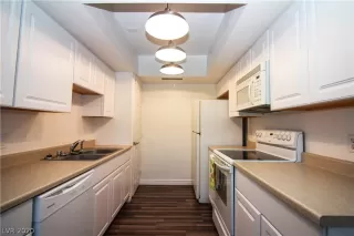 Photo #5: 2214211 Listing