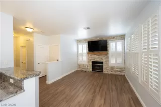 Photo #2: 2214212 Listing 