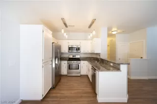 Photo #5: 2214212 Listing 