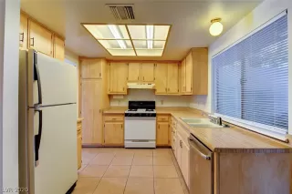 Photo #2: 2214220 Listing 