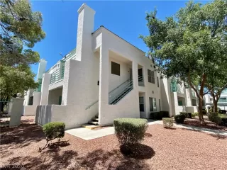 Photo #1: 2214230 Listing