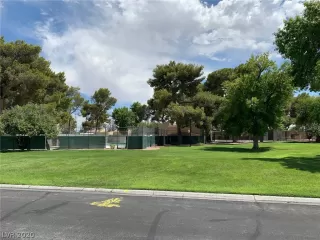 Photo #4: 2214251 Listing