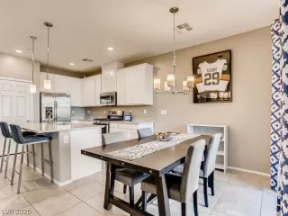 Photo #1: 2214265 Listing