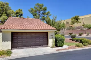 Photo #2: 2214276 Listing 