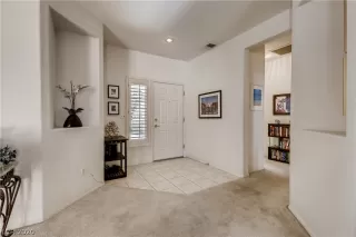 Photo #5: 2214285 Listing