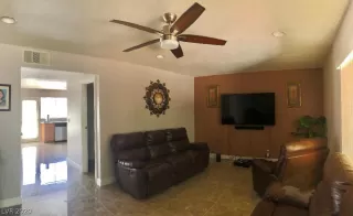 Photo #4: 2214288 Listing