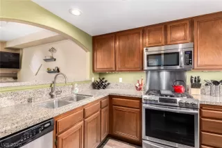 Photo #1: 2214306 Listing 