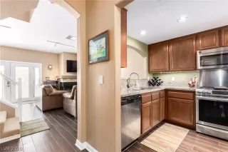 Photo #4: 2214306 Listing 