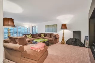 Photo #5: 2214307 Listing 