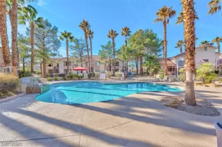 Photo #2: 2214323 Listing