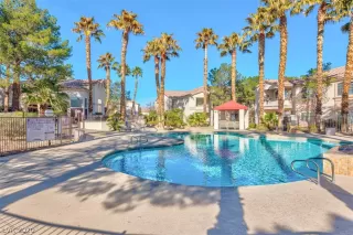 Photo #3: 2214323 Listing