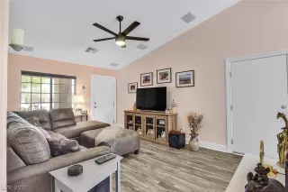 Photo #3: 2214332 Listing