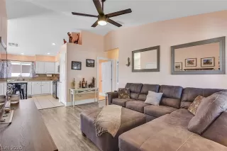 Photo #4: 2214332 Listing