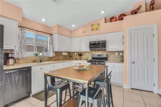 Photo #6: 2214332 Listing