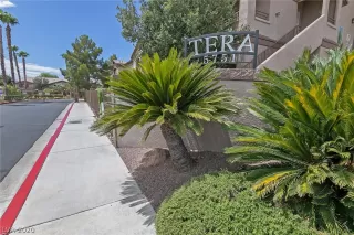 Photo #1: 2214334 Listing