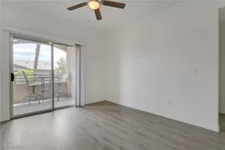 Photo #2: 2214334 Listing