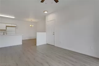 Photo #3: 2214334 Listing