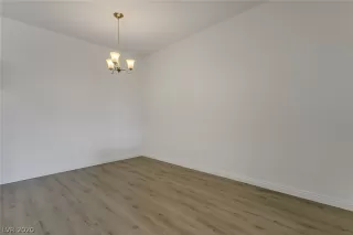 Photo #4: 2214334 Listing