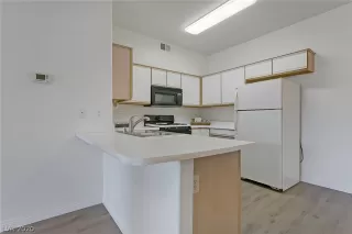 Photo #6: 2214334 Listing