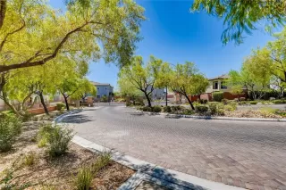 Photo #2: 2214386 Listing