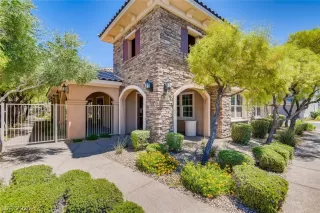 Photo #3: 2214386 Listing