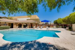 Photo #4: 2214386 Listing