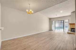 Photo #3: 2214388 Listing