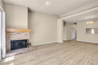 Photo #4: 2214388 Listing