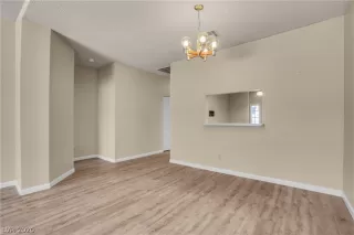 Photo #5: 2214388 Listing