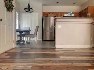 Photo #4: 2214392 Listing