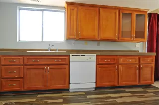 Photo #1: 2214395 Listing 