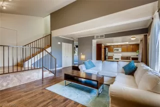 Photo #2: 2214425 Listing