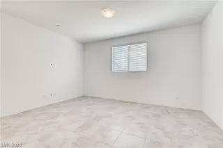 Photo #1: 2214435 Listing