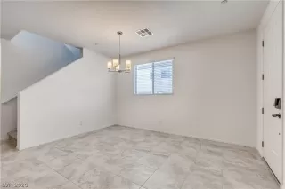 Photo #2: 2214435 Listing