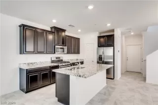 Photo #4: 2214435 Listing