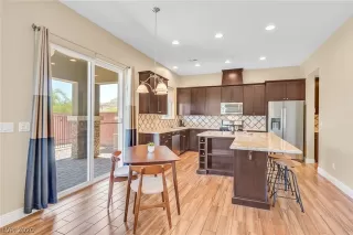 Photo #3: 2214442 Listing 