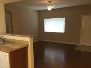 Photo #6: 2214453 Listing 