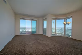 Photo #2: 2214639 Listing