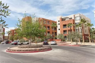 Photo #4: 2214655 Listing