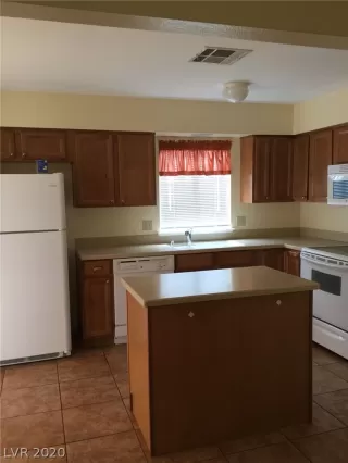 Photo #3: 2214670 Listing 