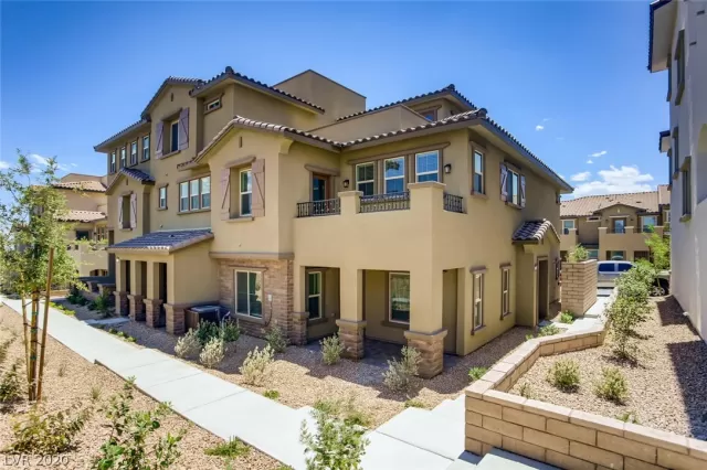 MLS: 2214675 Condo For Sale