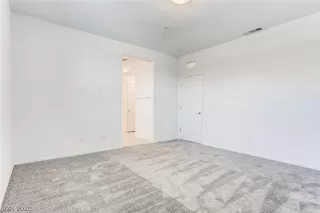 Photo #5: 2214675 Listing