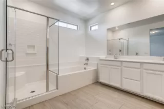 Photo #6: 2214675 Listing