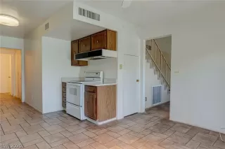 Photo #5: 2214777 Listing