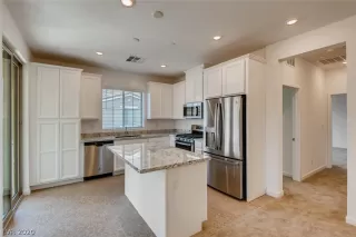 Photo #5: 2214788 Listing