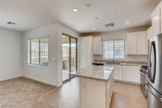 Photo #6: 2214788 Listing