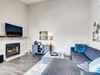 Photo #4: 2214819 Listing