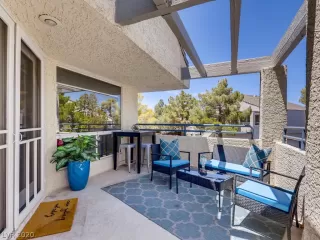 Photo #5: 2214819 Listing