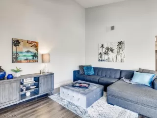 Photo #6: 2214819 Listing