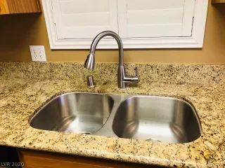 Photo #2: 2214830 Listing 